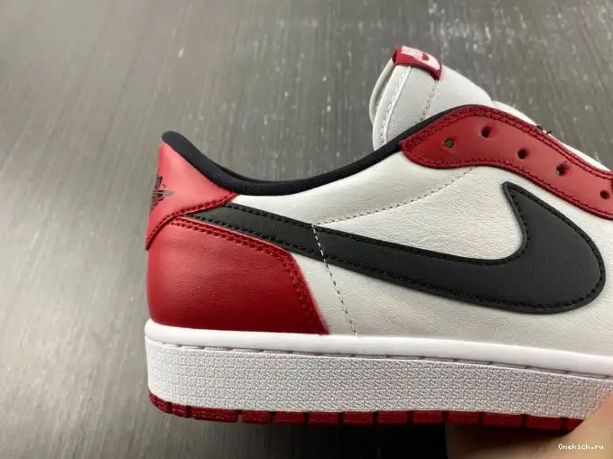 One Kick Air Chicago Retro 1 705329-600 Low Jordan 0621